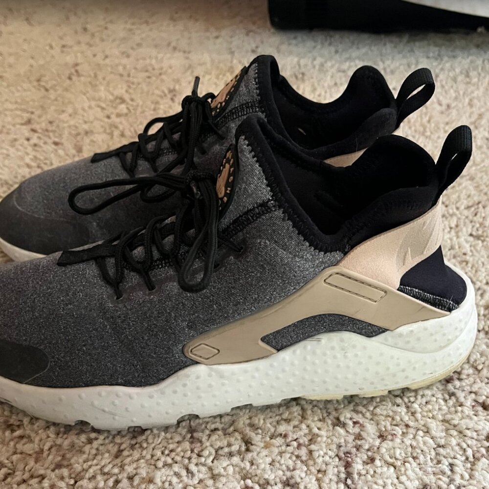 Nike Air Huarache Run Ultra SE Sneaker